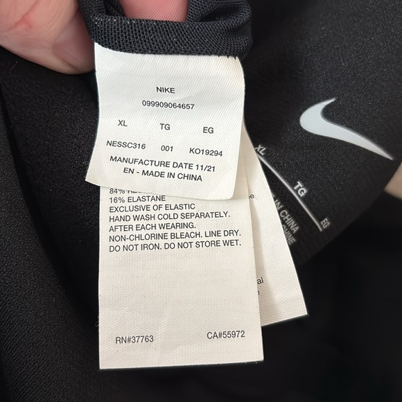 NWT Women’s One Piece Nike Swimsuit Polka Dot Black/White, XL NIKE SWIM SPORT - Picture 9 of 12